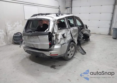 2010 Subaru Forester 2.5X Premium из США, поврежденный, VIN JF2SH6CC3AH759787